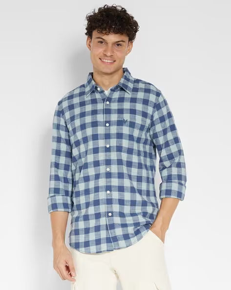 AMERICAN EAGLE Men Checked Slim Fit Shirt with Patch Pocket