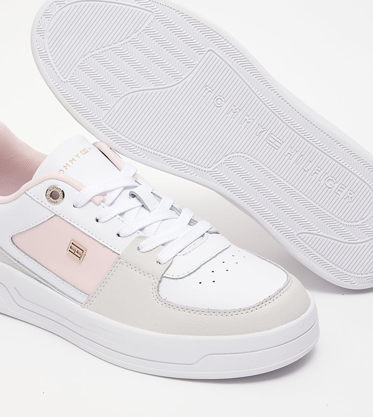Tommy Hilfiger Essential Flag Plaque Basketball Trainers Whitepink