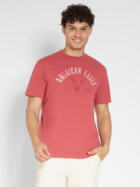 American Eagle Coral Logo Graphic T-Shirt – Men's